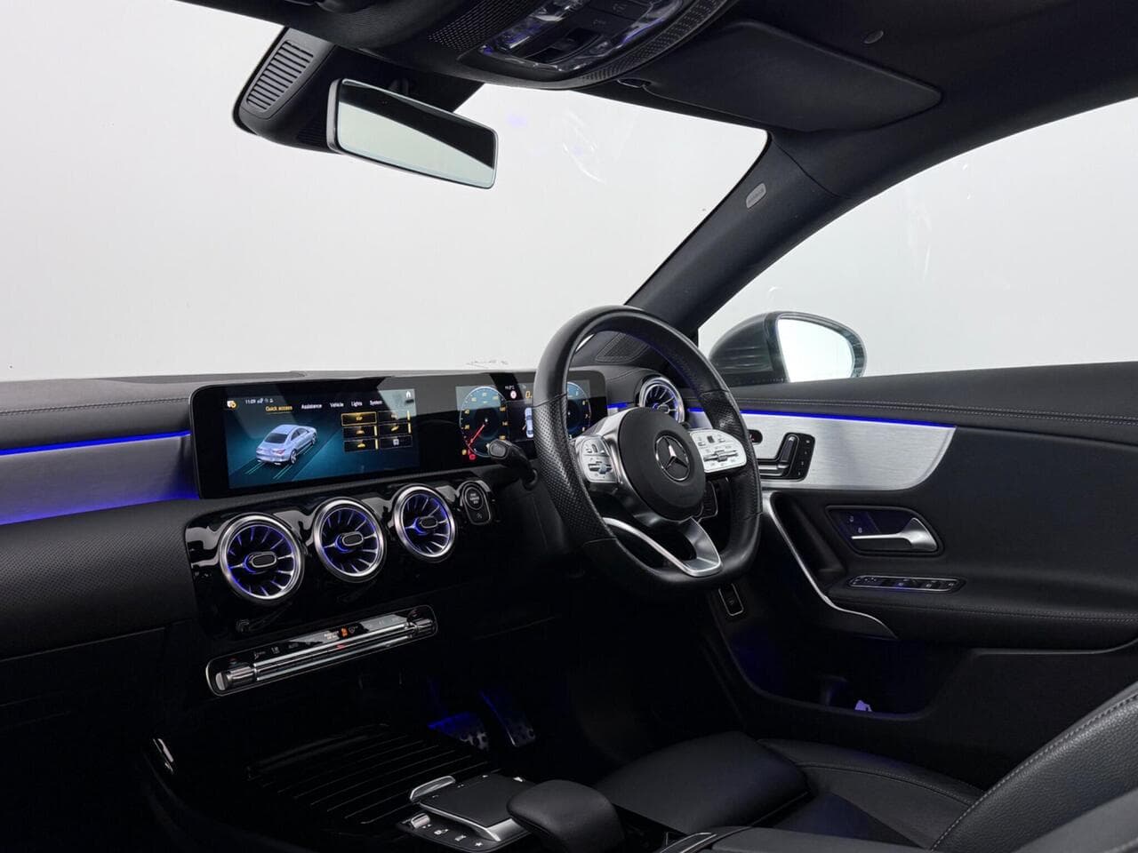 Mercedes-Benz CLA thumbnail Interior Front