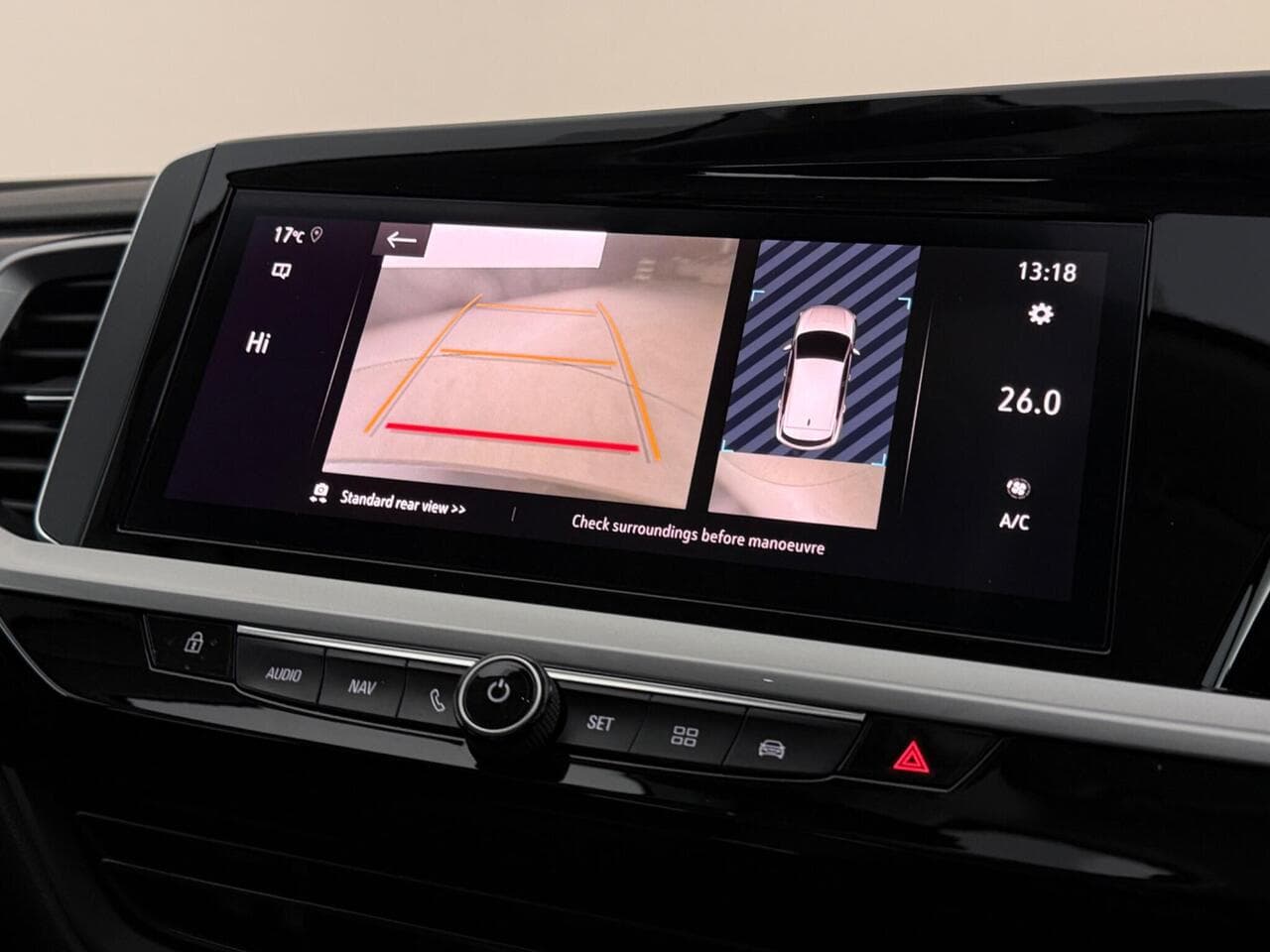 Vauxhall Grandland thumbnail Infotainment System