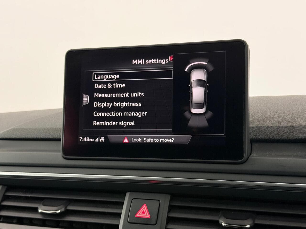 Audi A4 thumbnail Infotainment System