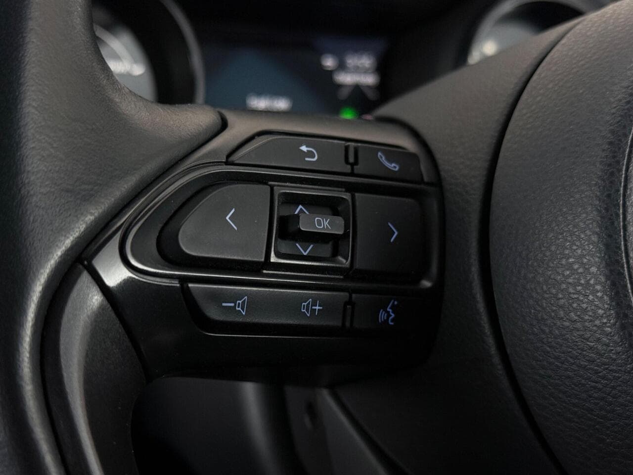 Toyota Yaris thumbnail Misc Controls