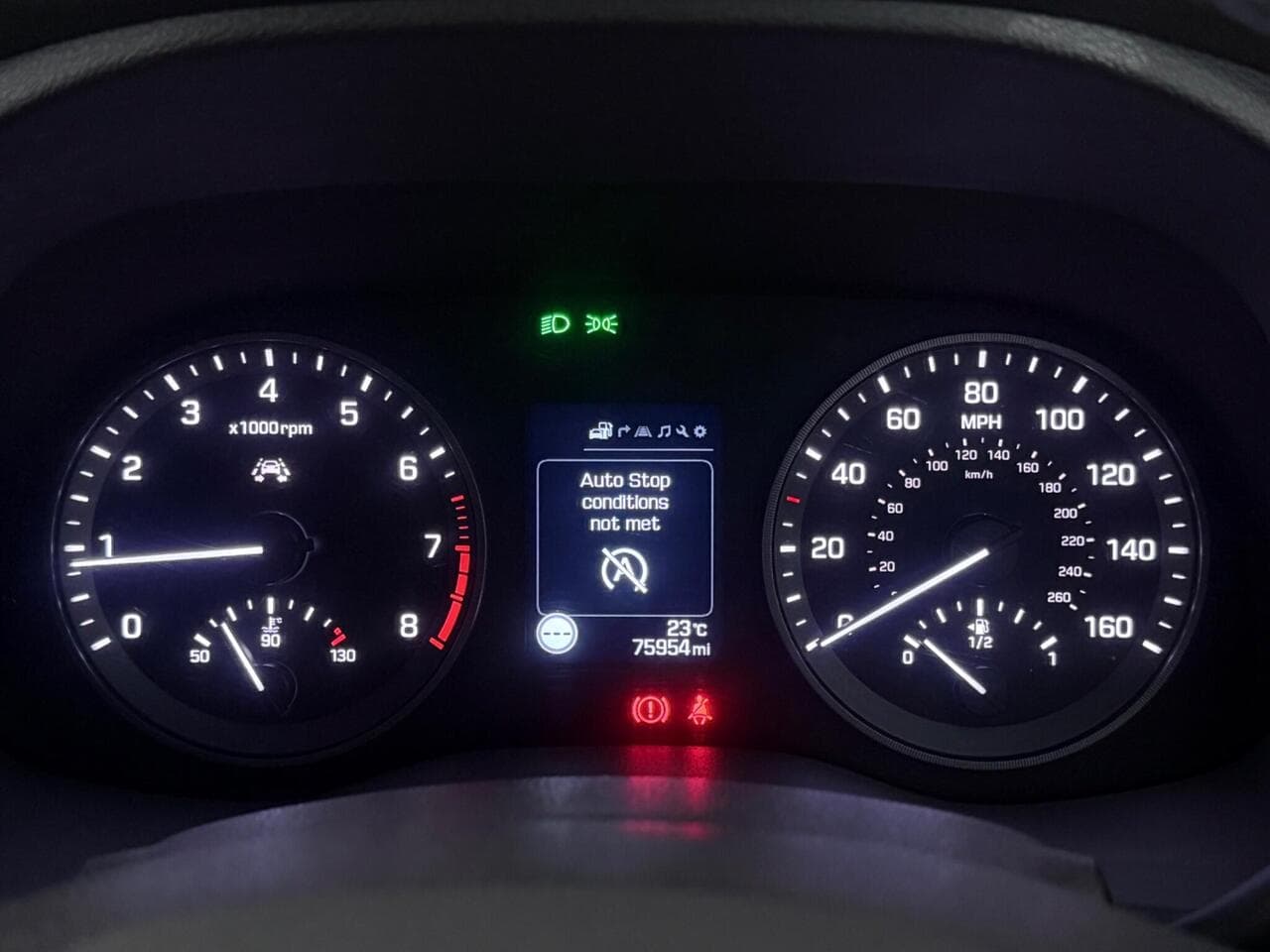 Hyundai TUCSON thumbnail Driver Instruments