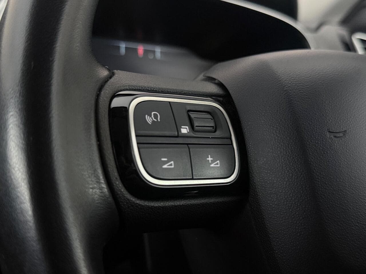 Citroen C5 Aircross thumbnail Misc Controls