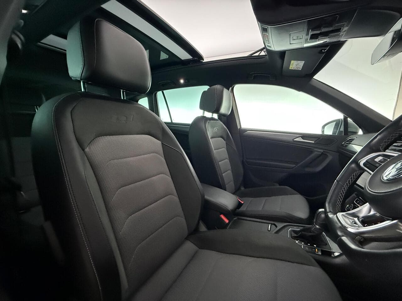 Volkswagen Tiguan thumbnail Seat Driver