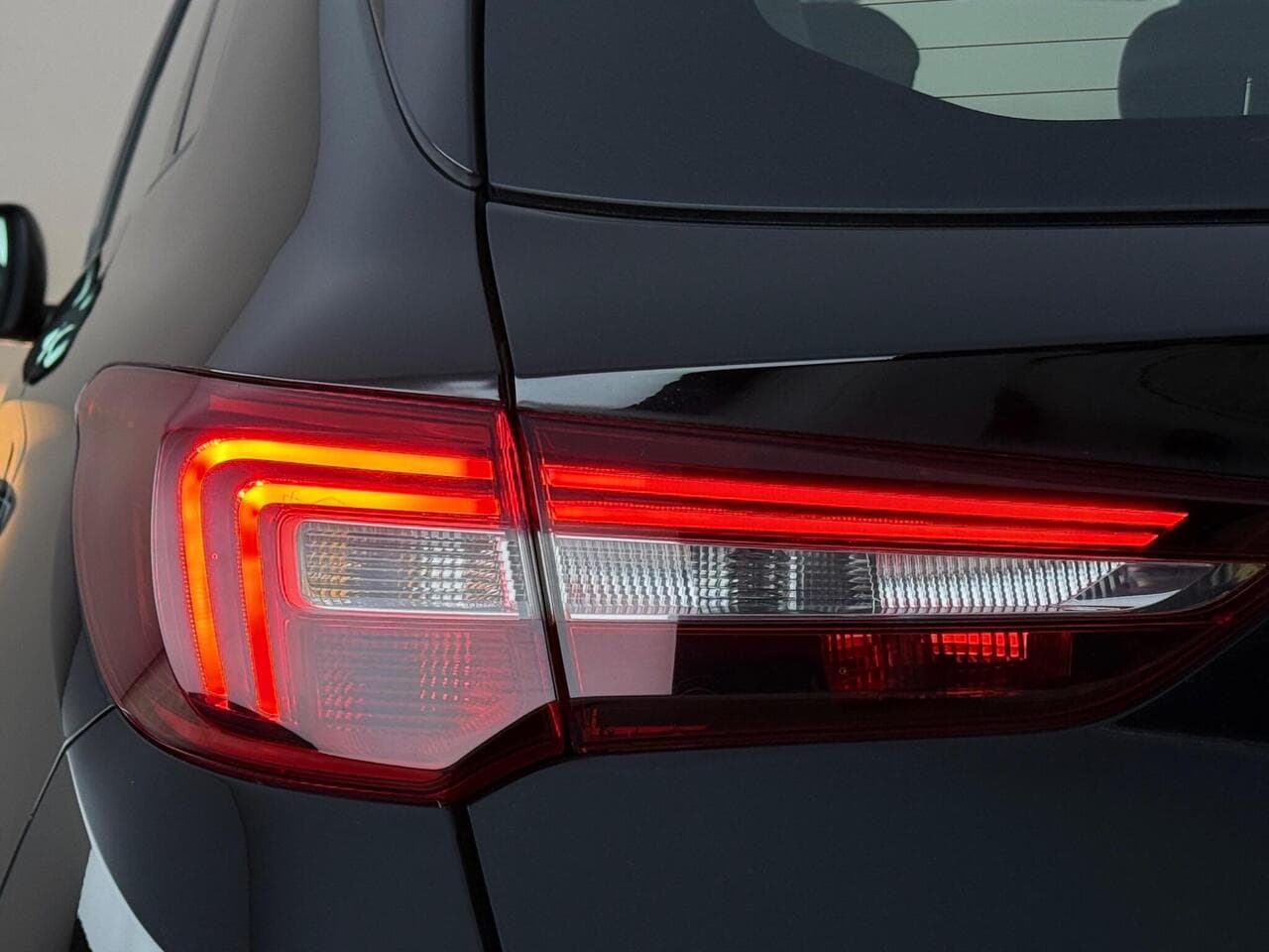 Vauxhall Grandland X thumbnail Lights Rear