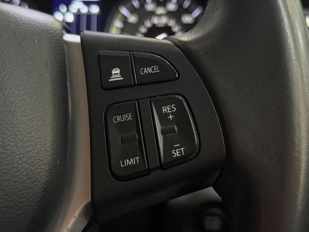 Suzuki S-Cross thumbnail Misc Controls