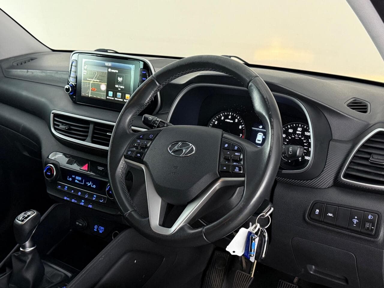 Hyundai TUCSON thumbnail Steering Wheel