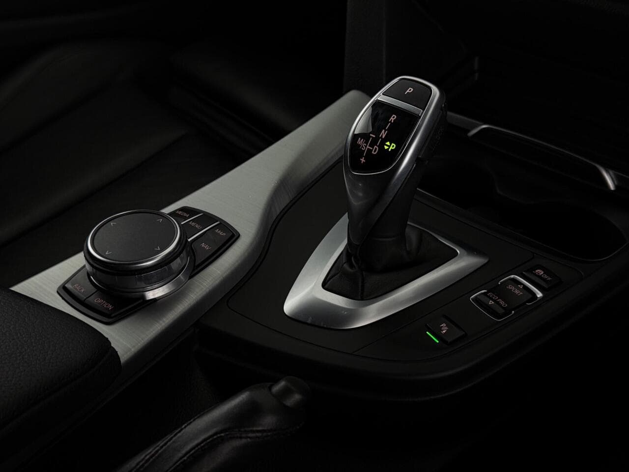 BMW 4 Series Gran Coupe thumbnail Misc Controls