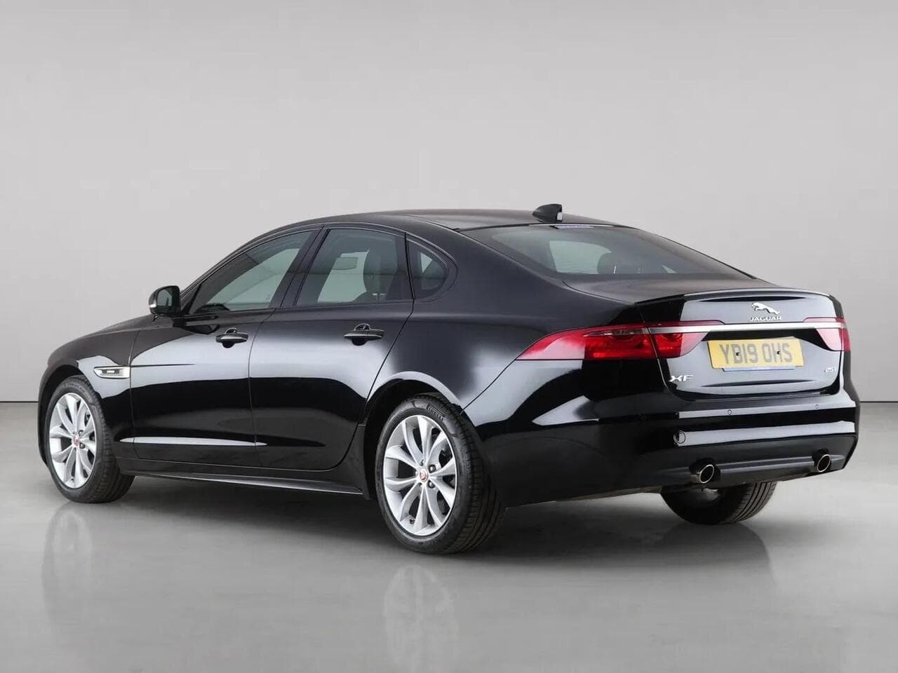 Jaguar XF thumbnail Rear Left