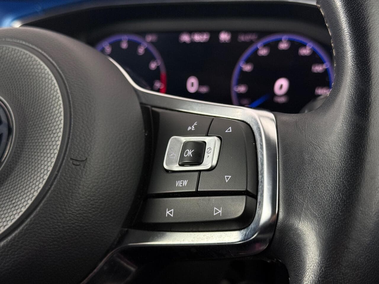 Volkswagen T-Roc thumbnail Misc Controls