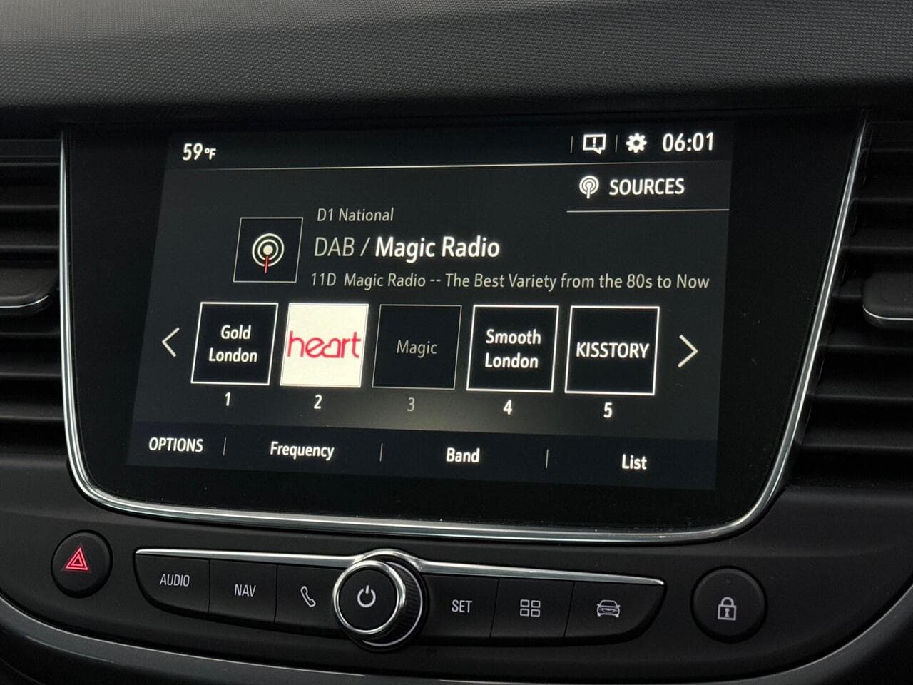 Vauxhall Crossland thumbnail Infotainment System