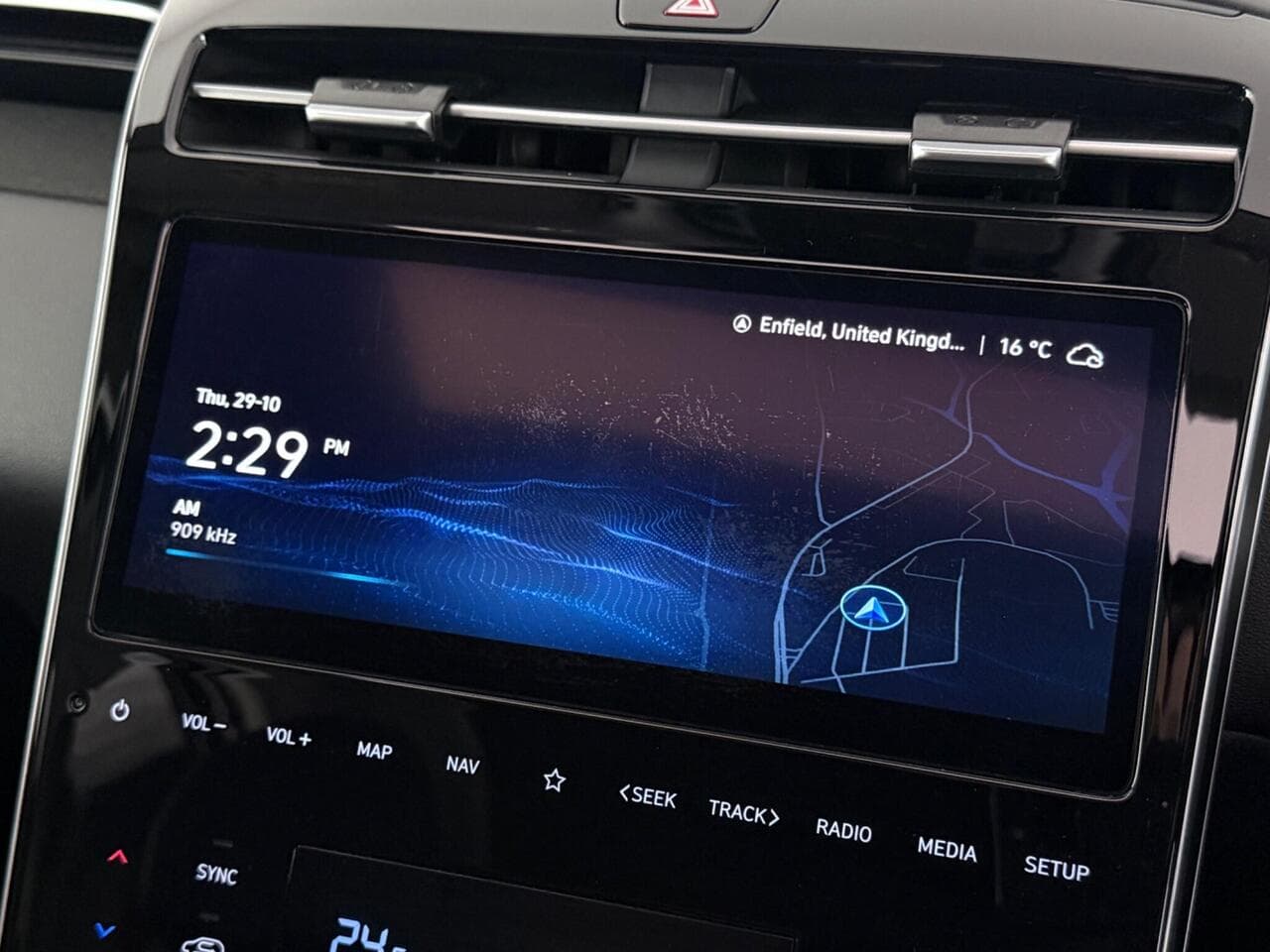 Hyundai TUCSON thumbnail Infotainment System
