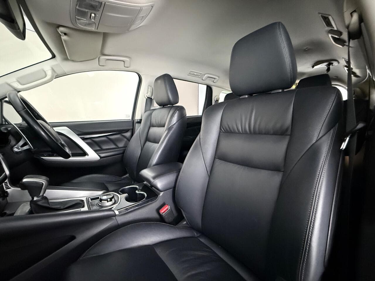 Mitsubishi Shogun Sport thumbnail Seat Front Passenger