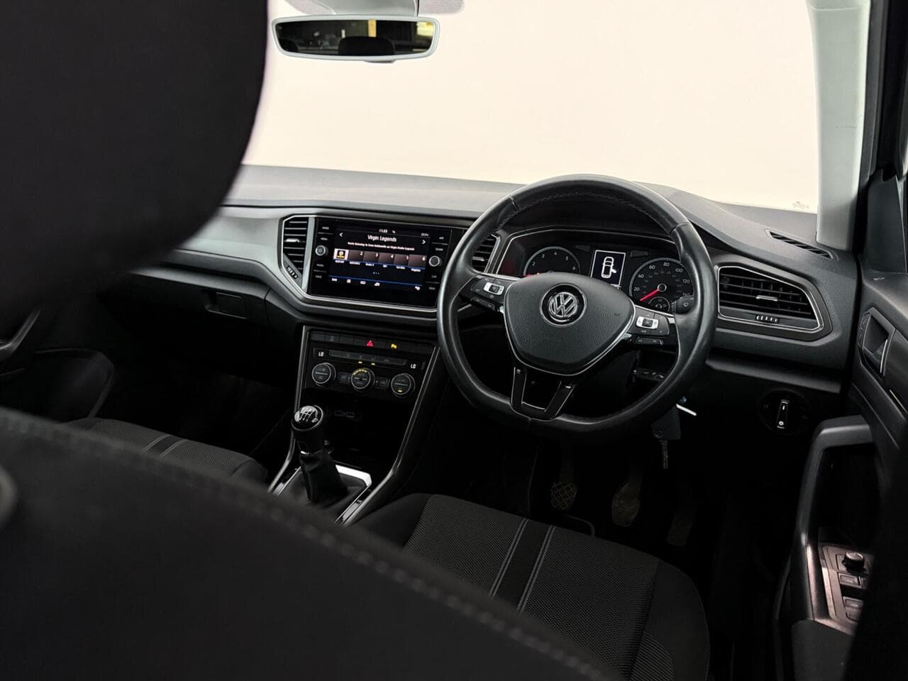 Volkswagen T-Roc thumbnail Interior Front