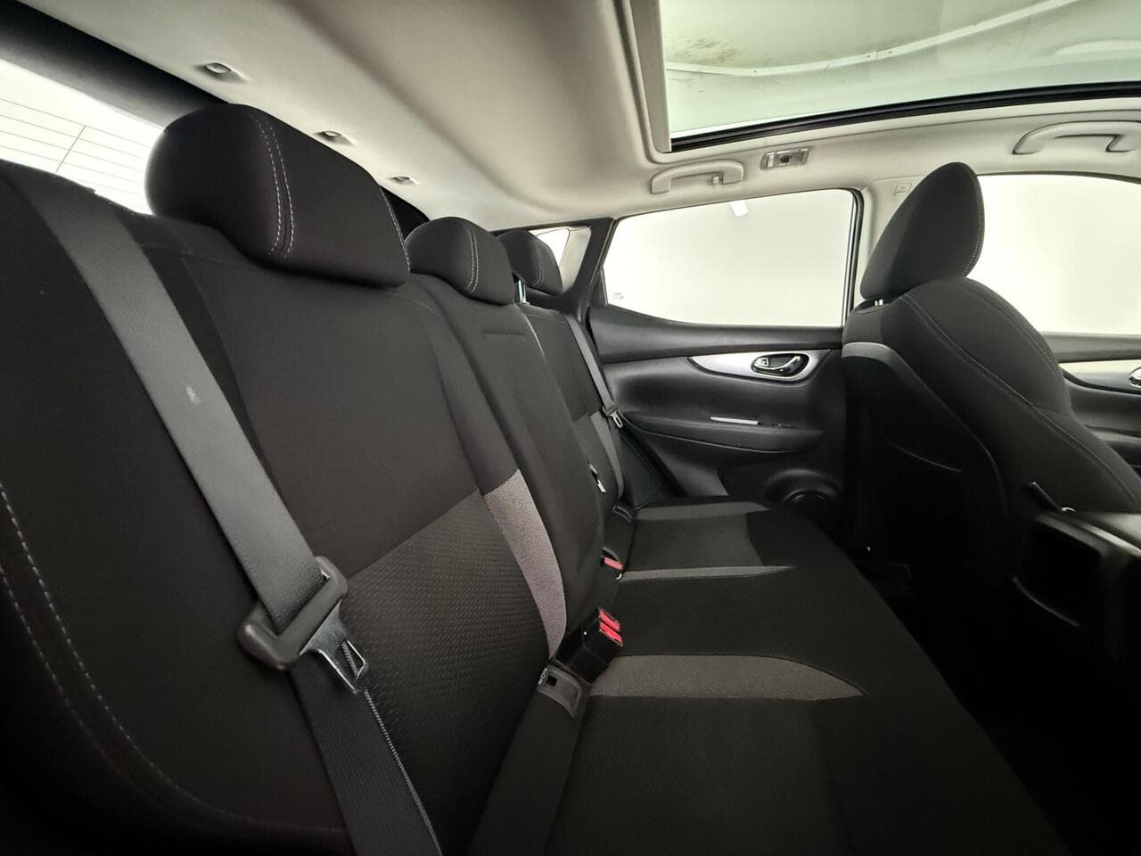 Nissan Qashqai thumbnail Seat Driver