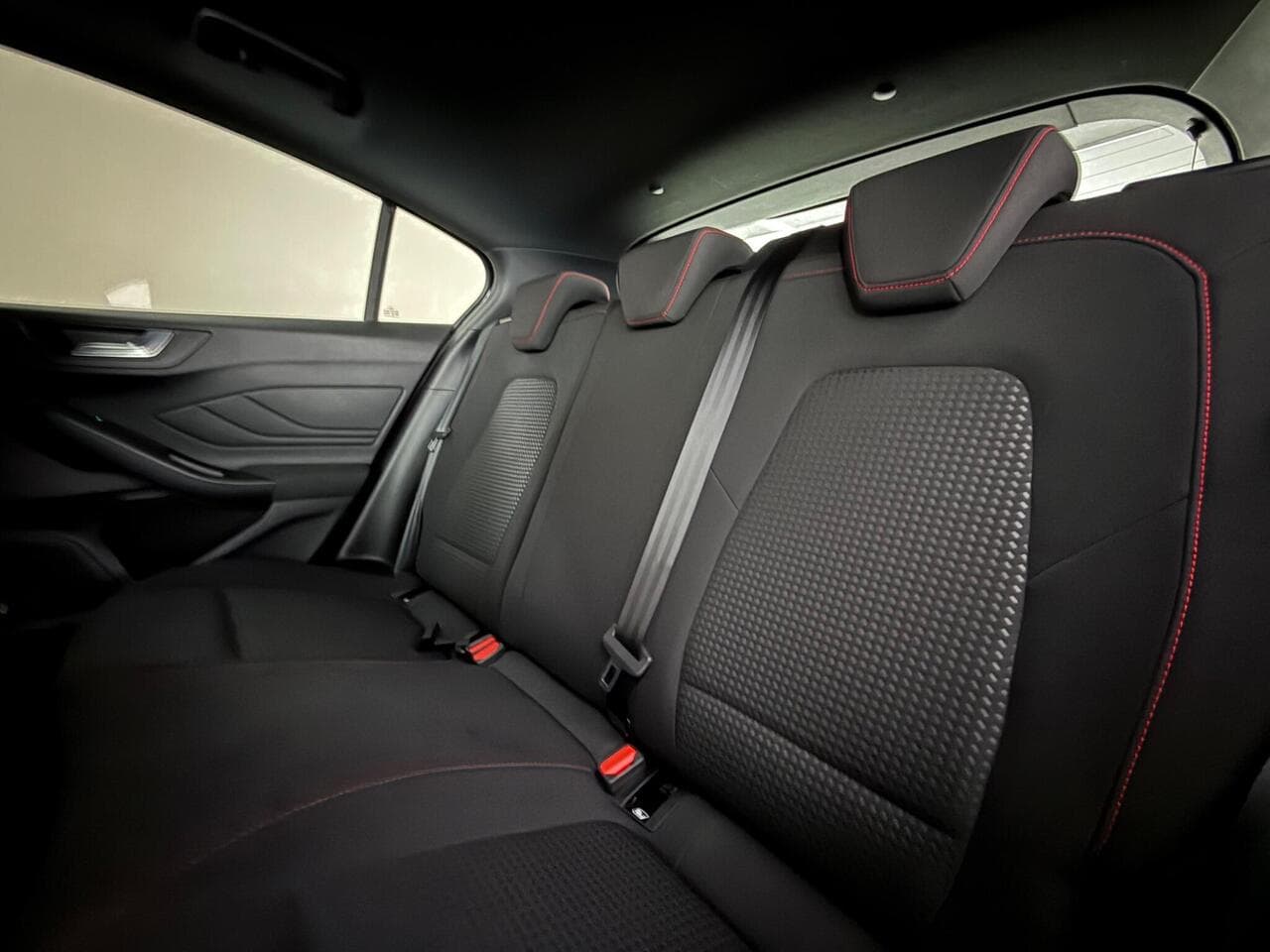 Ford Focus thumbnail Seats Rear