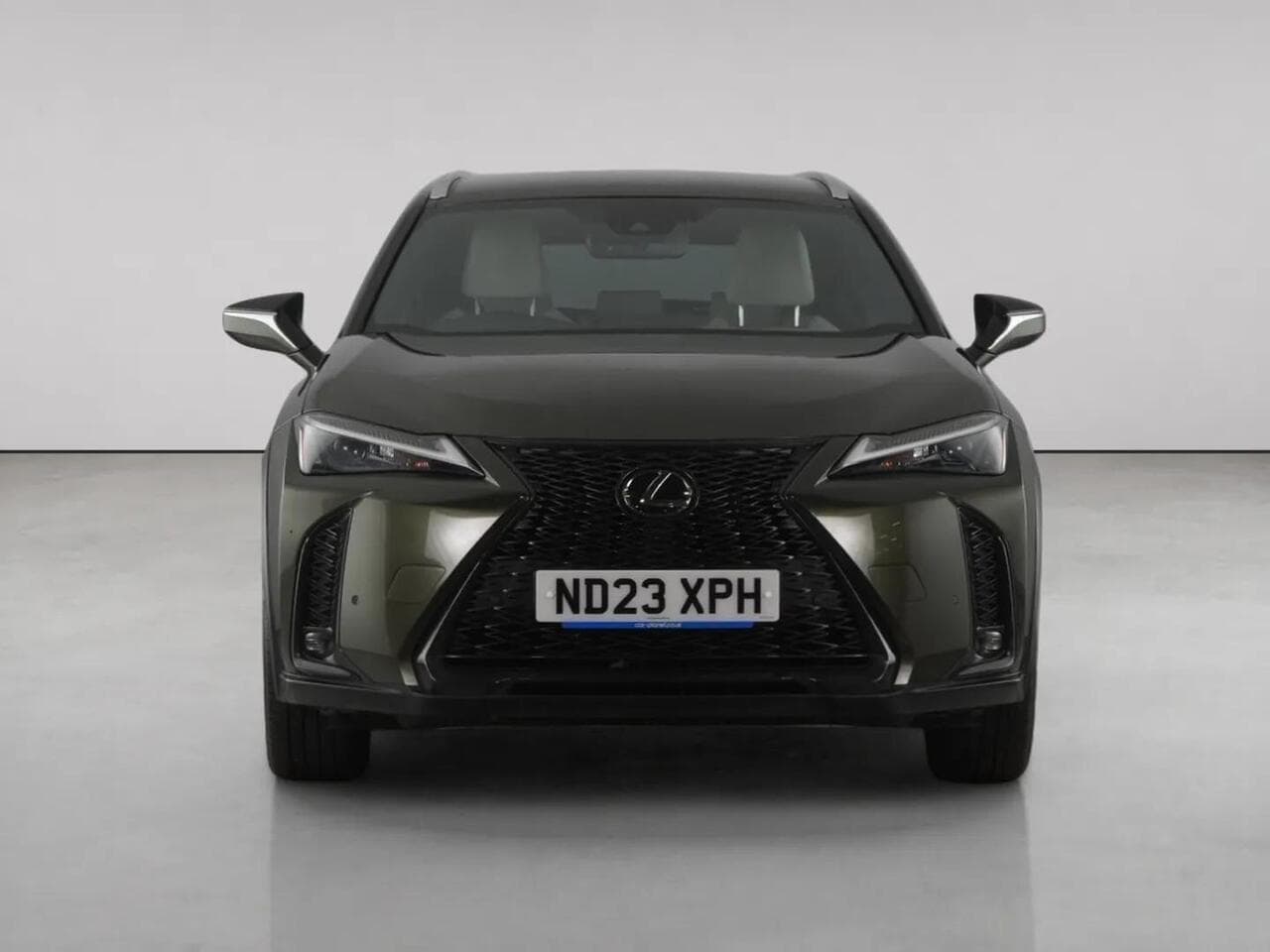 Lexus UX thumbnail Front