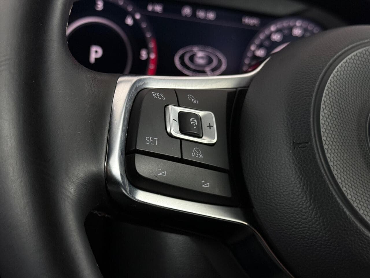 Volkswagen Tiguan thumbnail Misc Controls