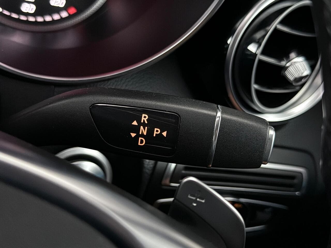 Mercedes-Benz GLC thumbnail Misc Controls