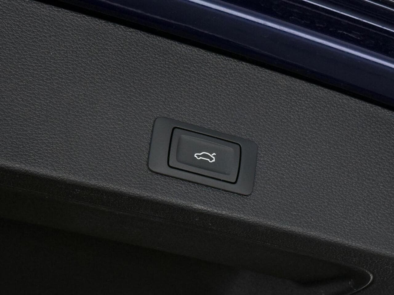 Audi Q2 thumbnail Misc Controls