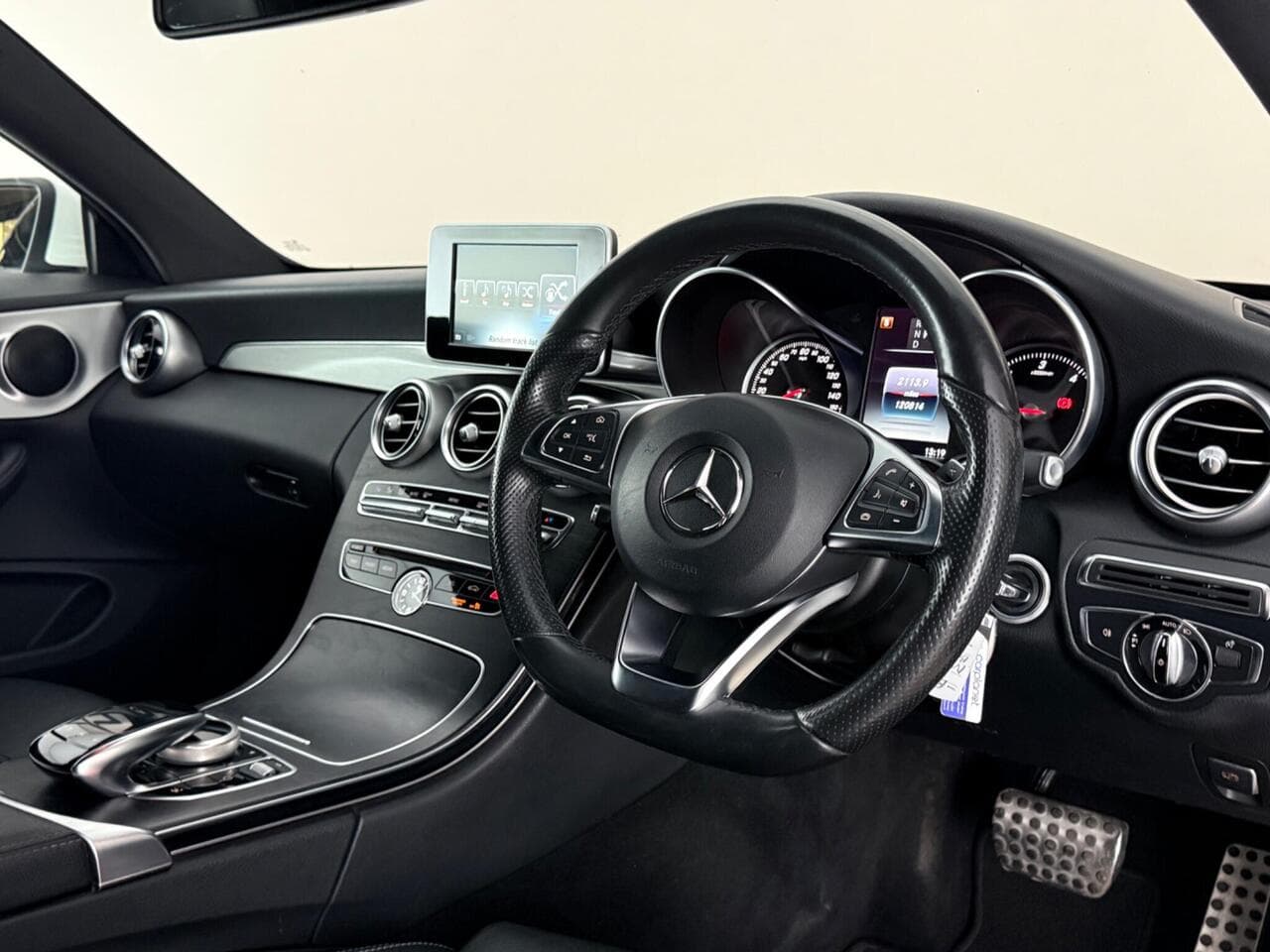 Mercedes-Benz C Class thumbnail Interior Front