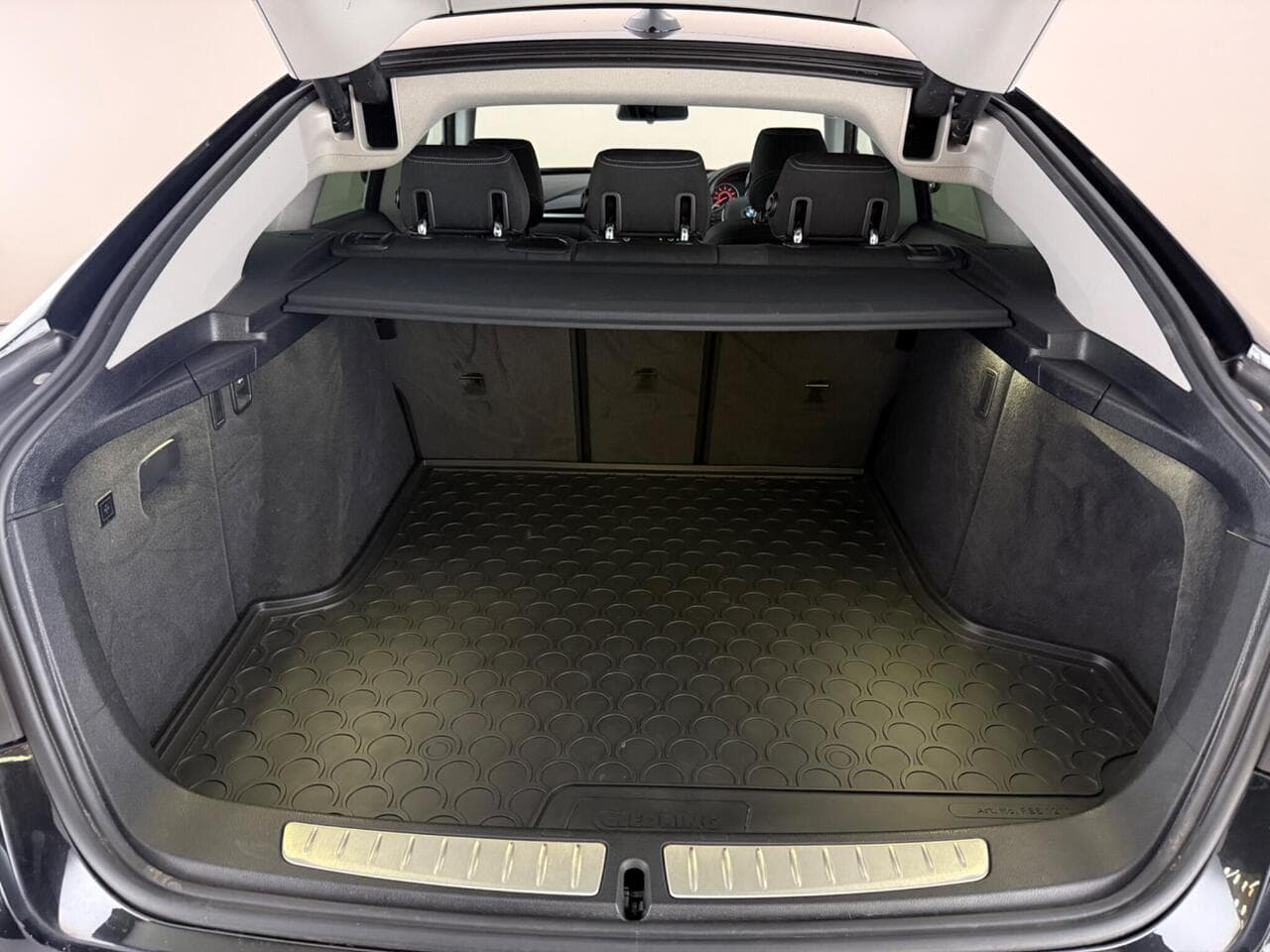 BMW 3 Series Gran Turismo thumbnail Boot