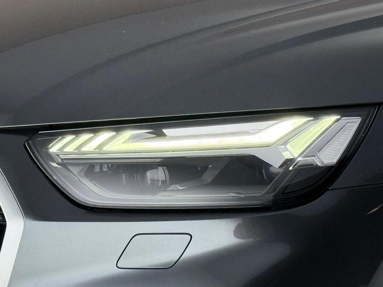 Audi Q5 thumbnail Lights Front