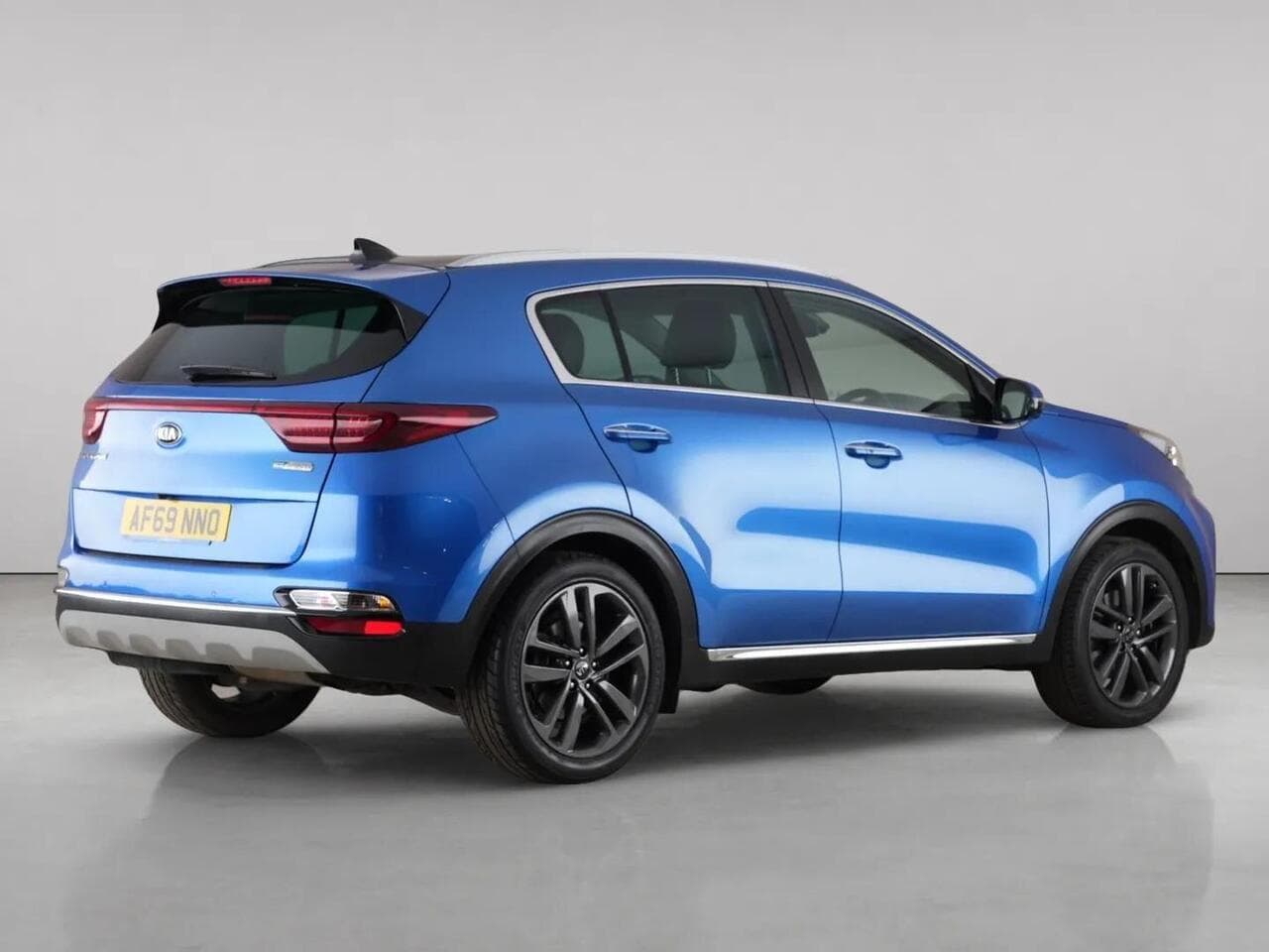 Kia Sportage thumbnail Rear Right