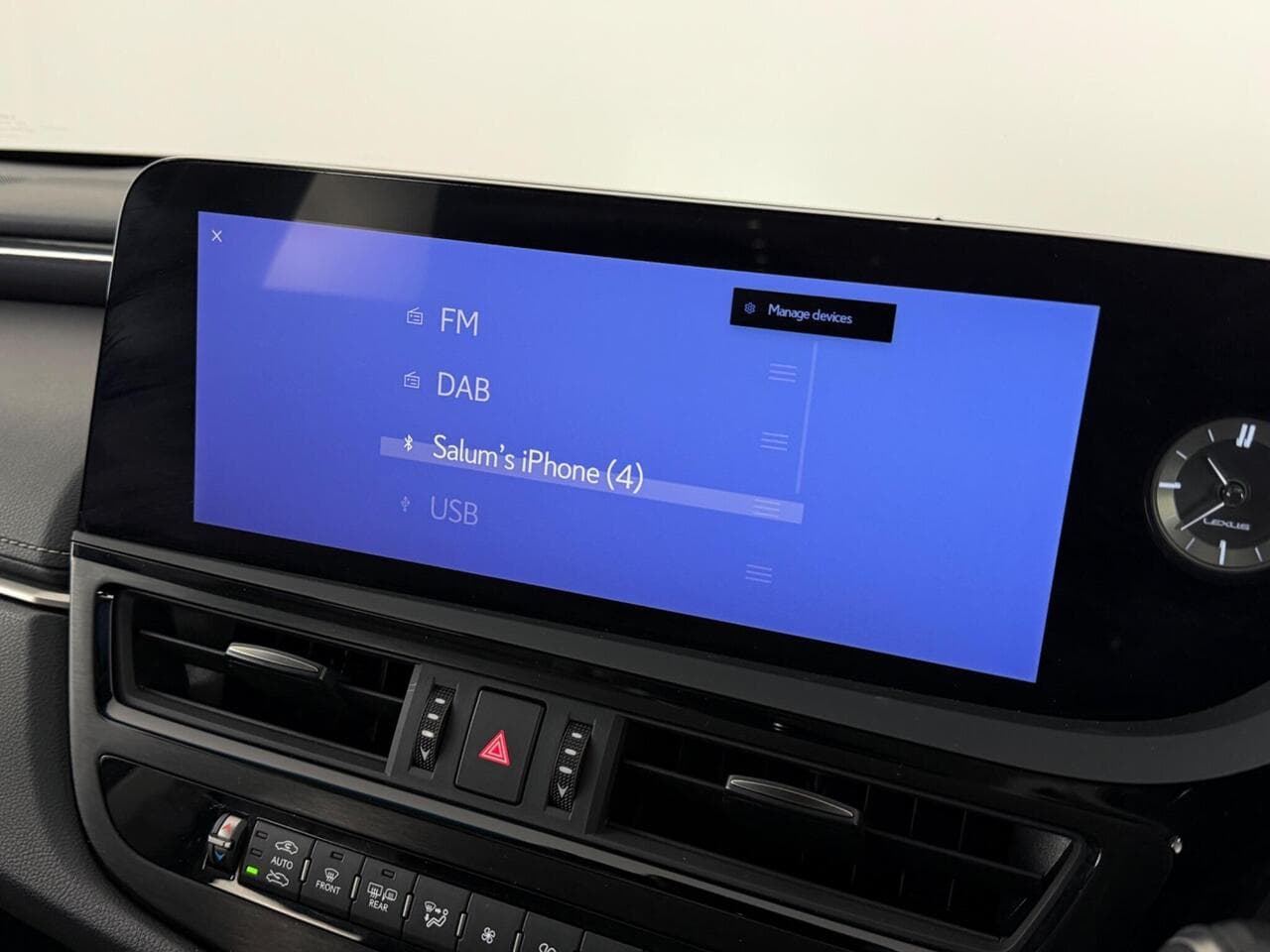 Lexus ES thumbnail Infotainment System