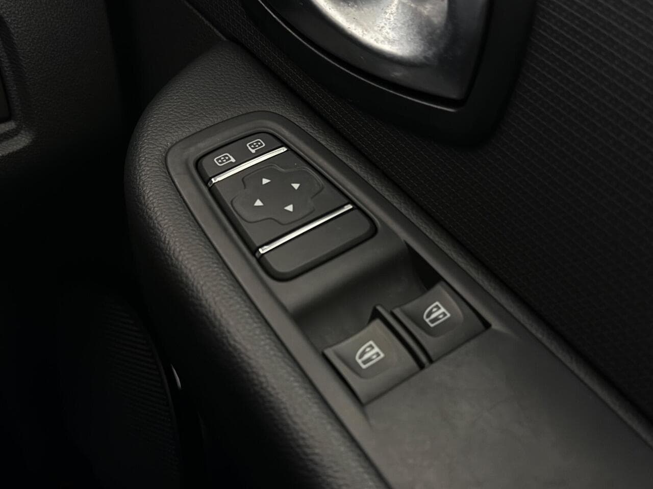 Renault Clio thumbnail Misc Controls