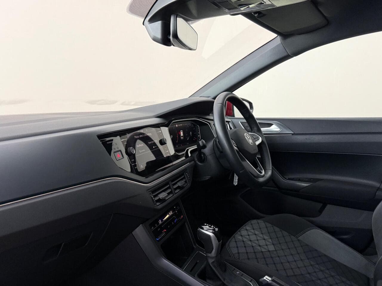 Volkswagen Polo thumbnail Interior Front