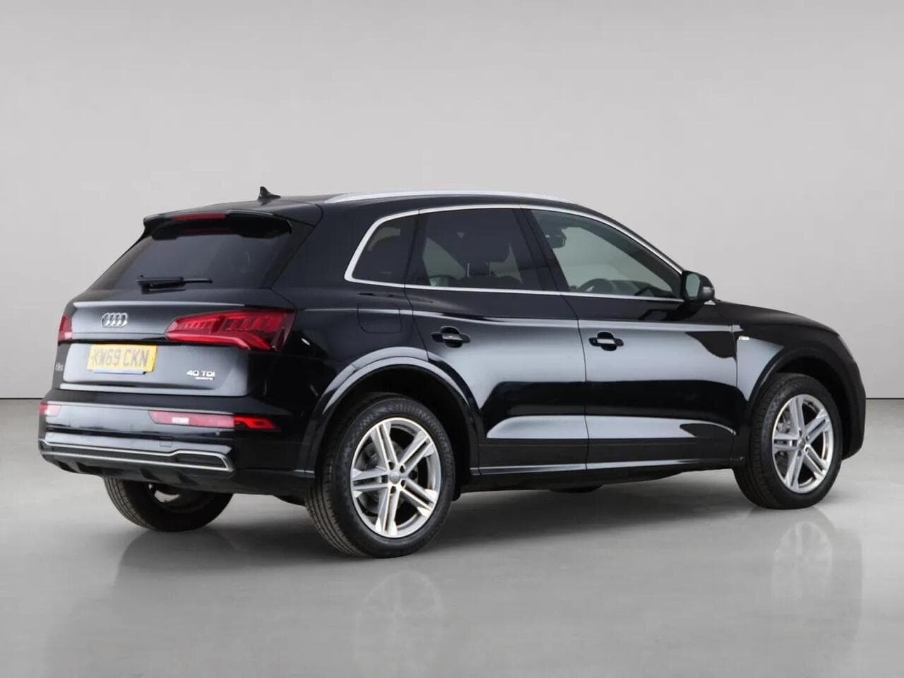 Audi Q5 thumbnail Rear Right