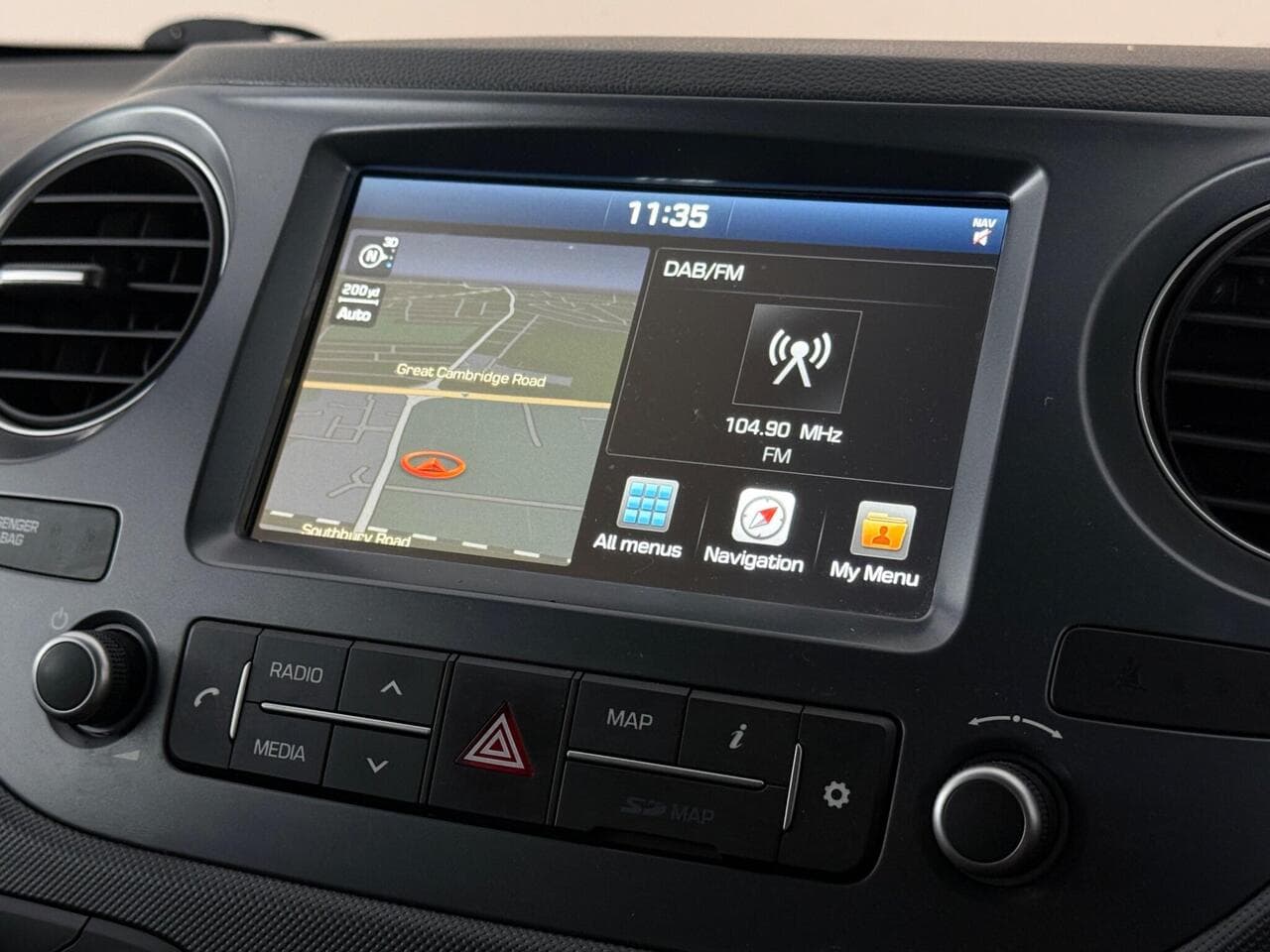 Hyundai i10 thumbnail Infotainment System