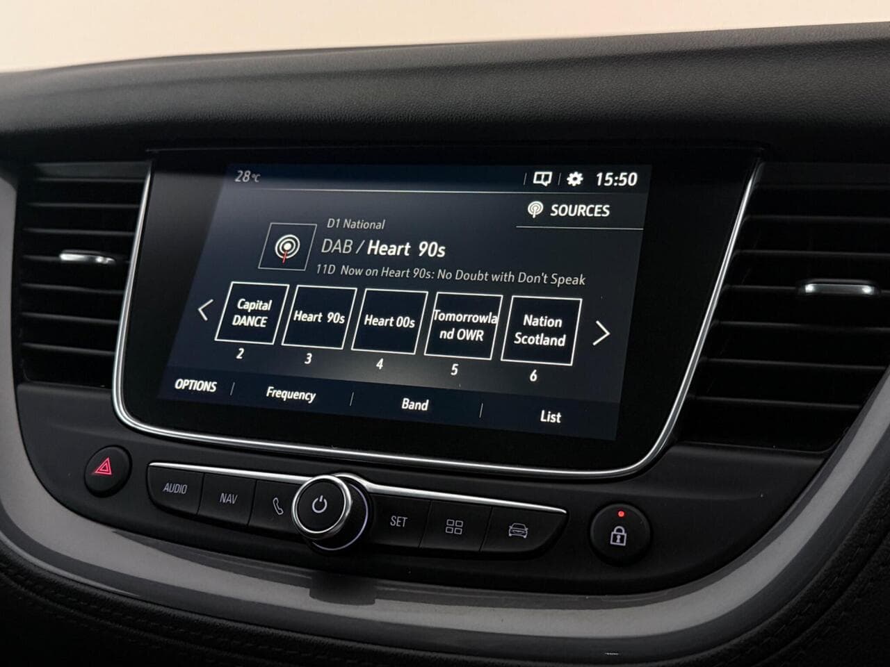 Vauxhall Grandland X thumbnail Infotainment System