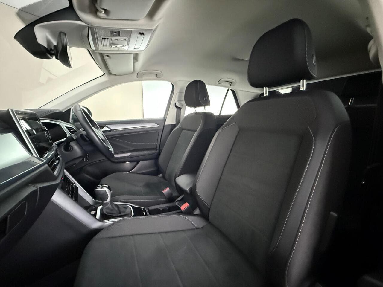 Volkswagen T-Roc thumbnail Seat Front Passenger