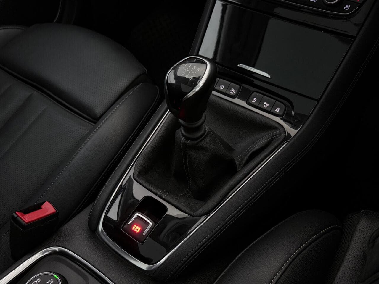 Vauxhall Grandland X thumbnail Interior Front