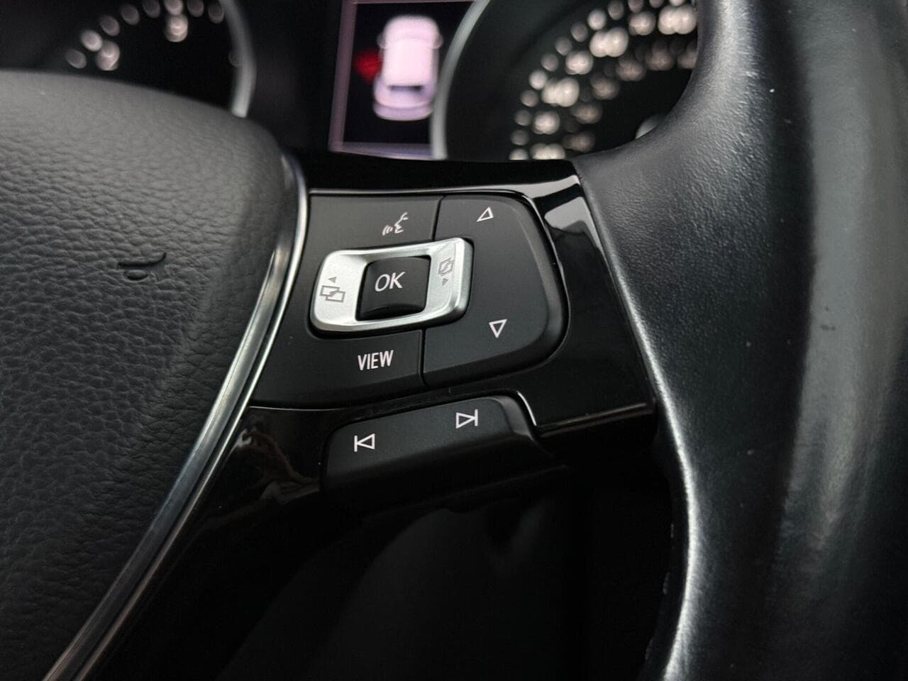 Volkswagen Tiguan Allspace thumbnail Misc Controls