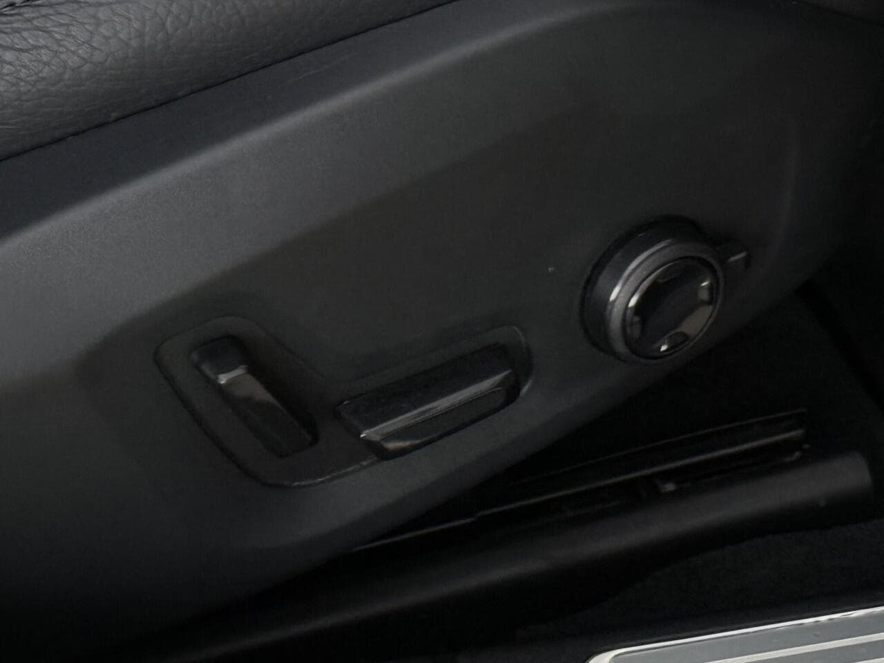 Volvo V90 thumbnail Misc Controls