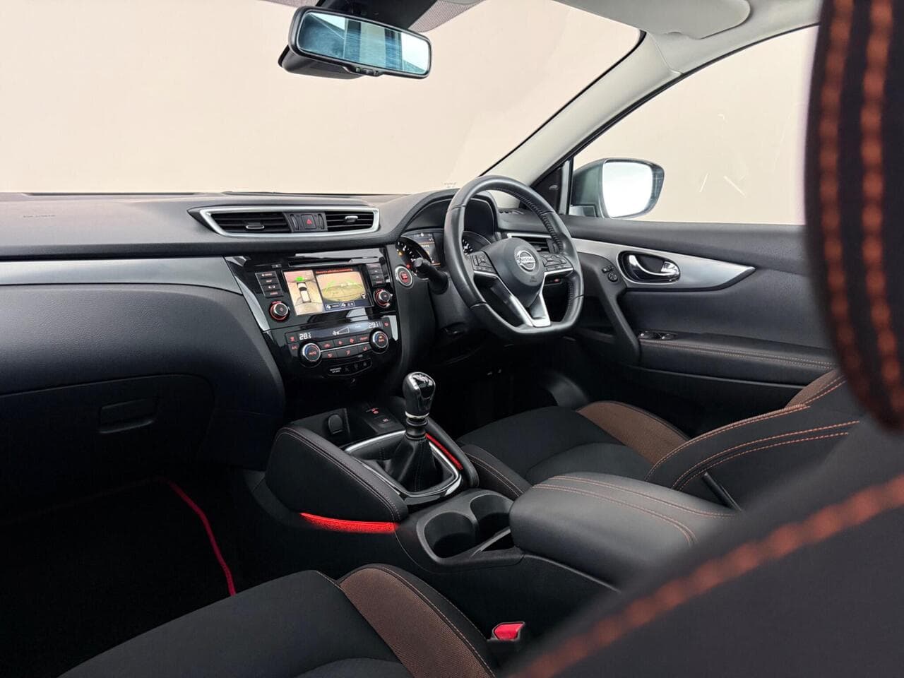 Nissan Qashqai thumbnail Interior Front