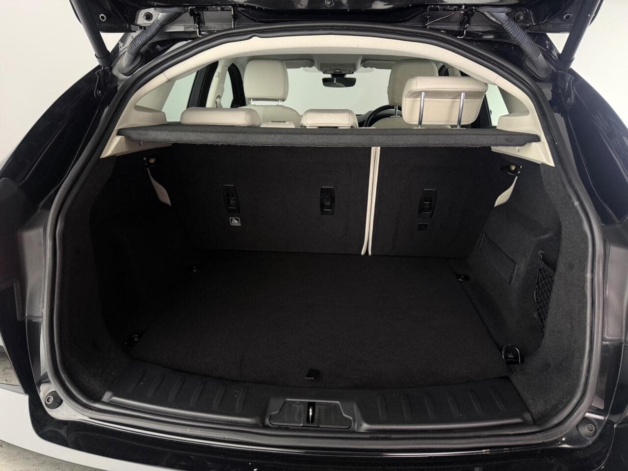Jaguar E-PACE thumbnail Boot