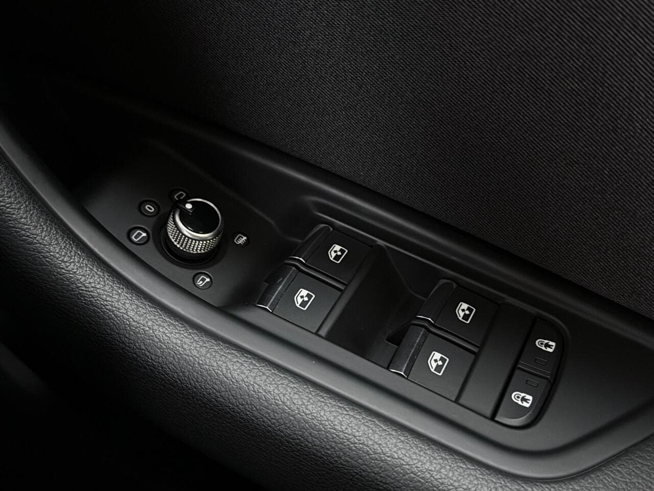 Audi A4 thumbnail Misc Controls