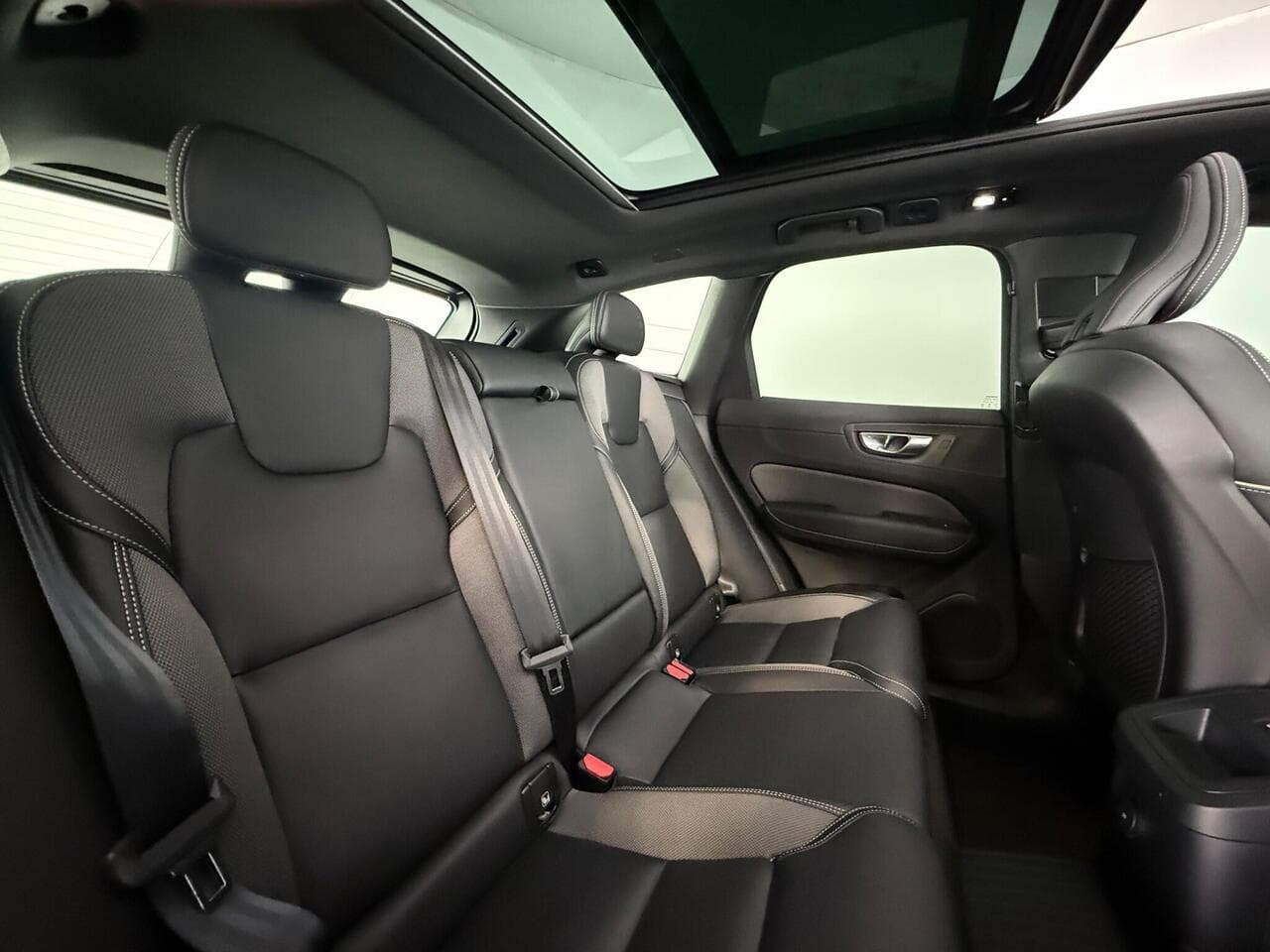 Volvo XC60 thumbnail Seats Rear