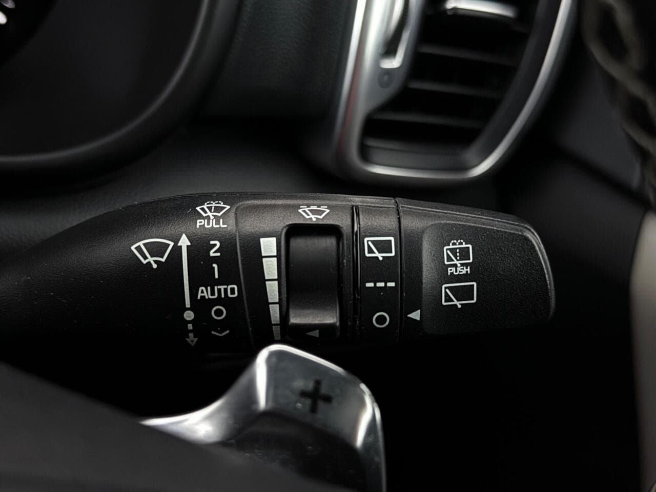 Kia Sportage thumbnail Misc Controls