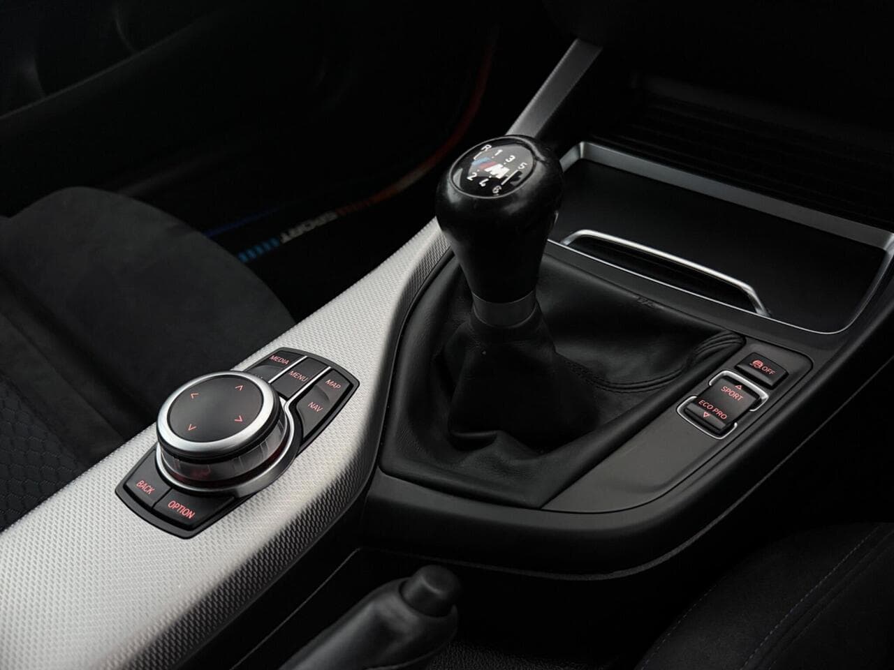 BMW 2 Series thumbnail Interior Front