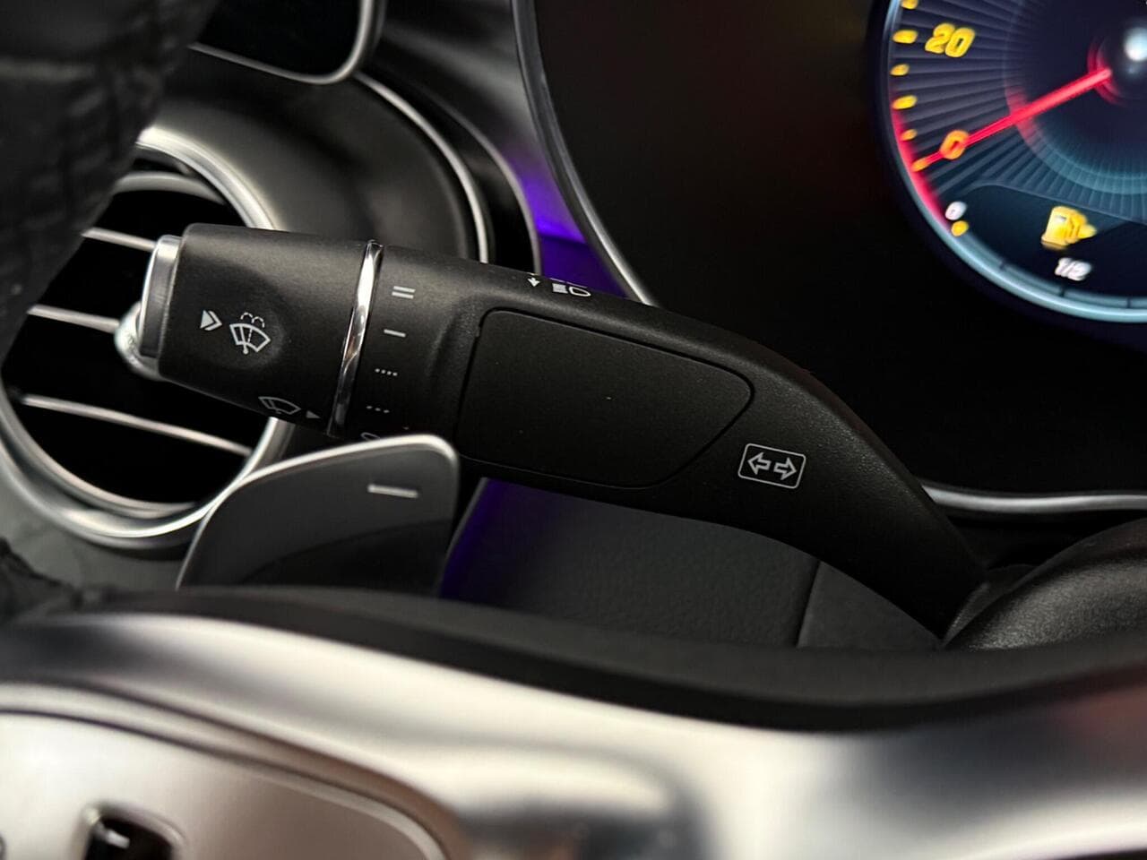 Mercedes-Benz C Class thumbnail Misc Controls