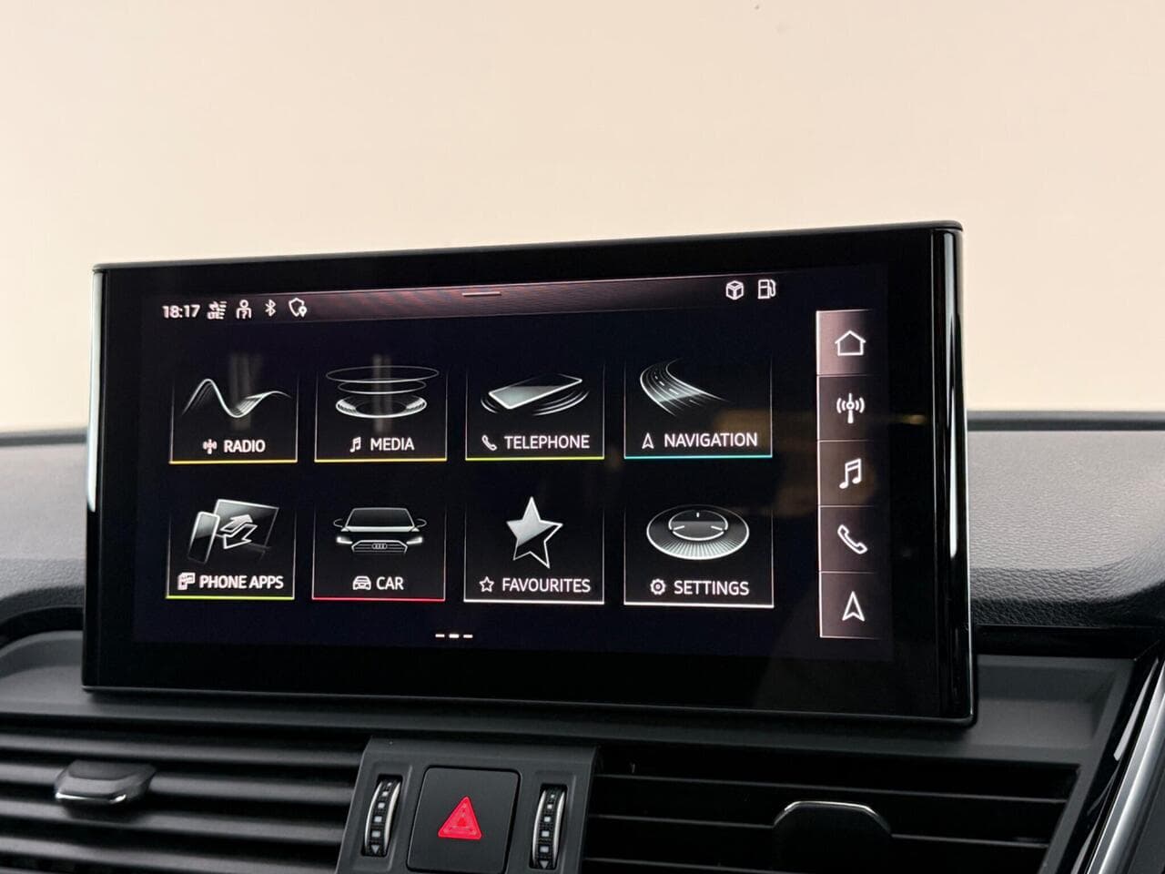 Audi Q5 thumbnail Infotainment System