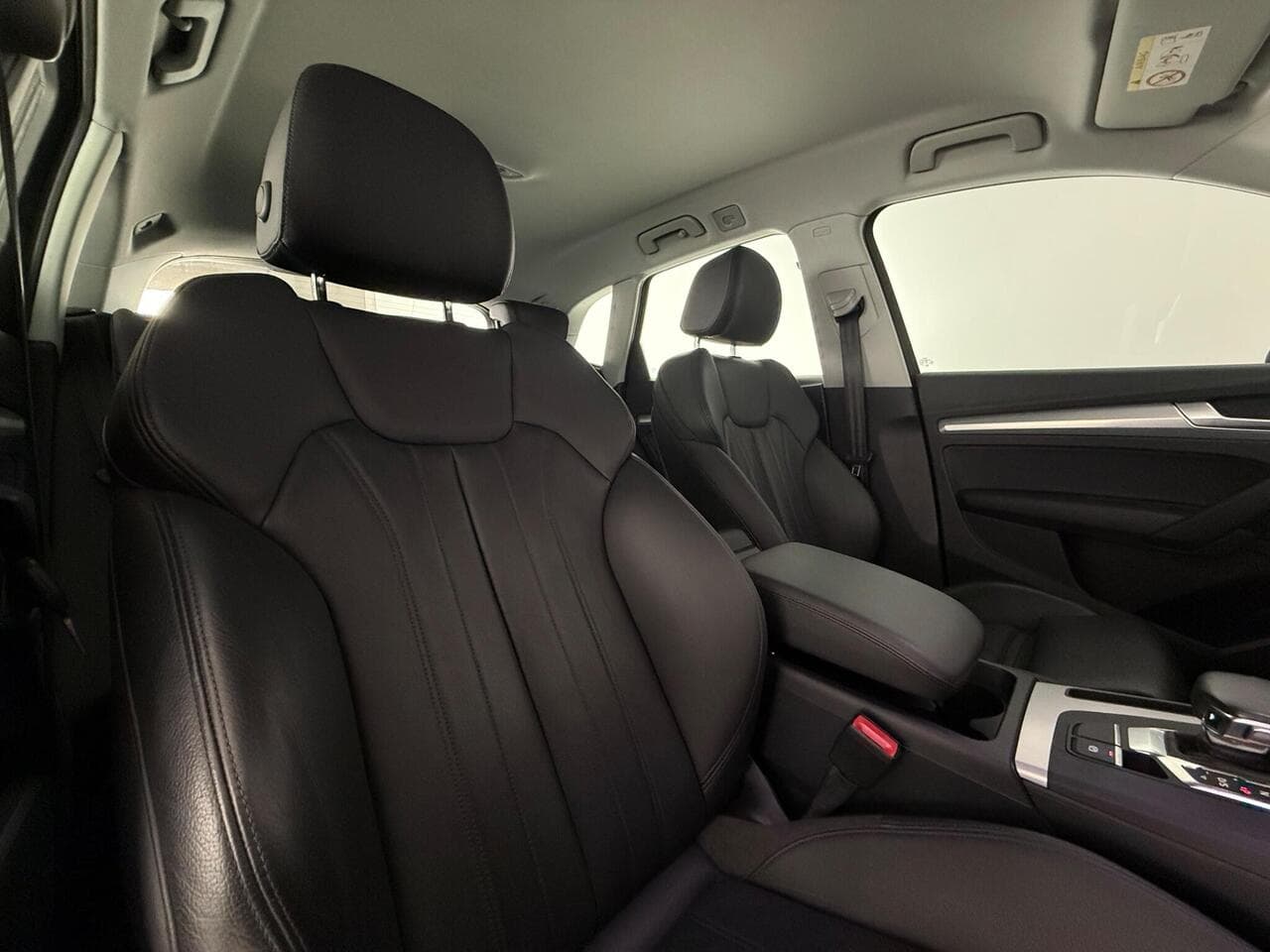 Audi Q5 thumbnail Seat Driver