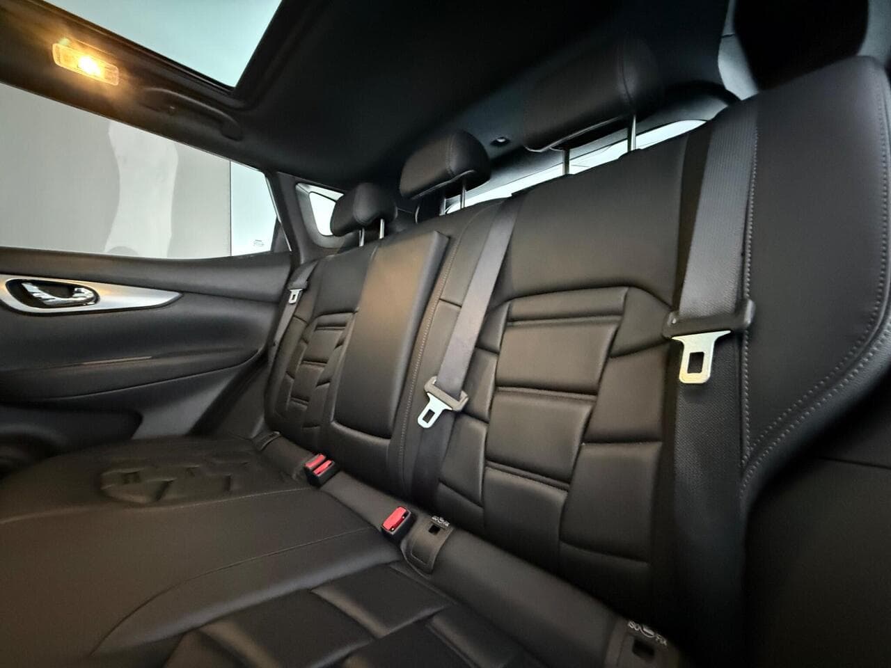 Nissan Qashqai thumbnail Seats Rear