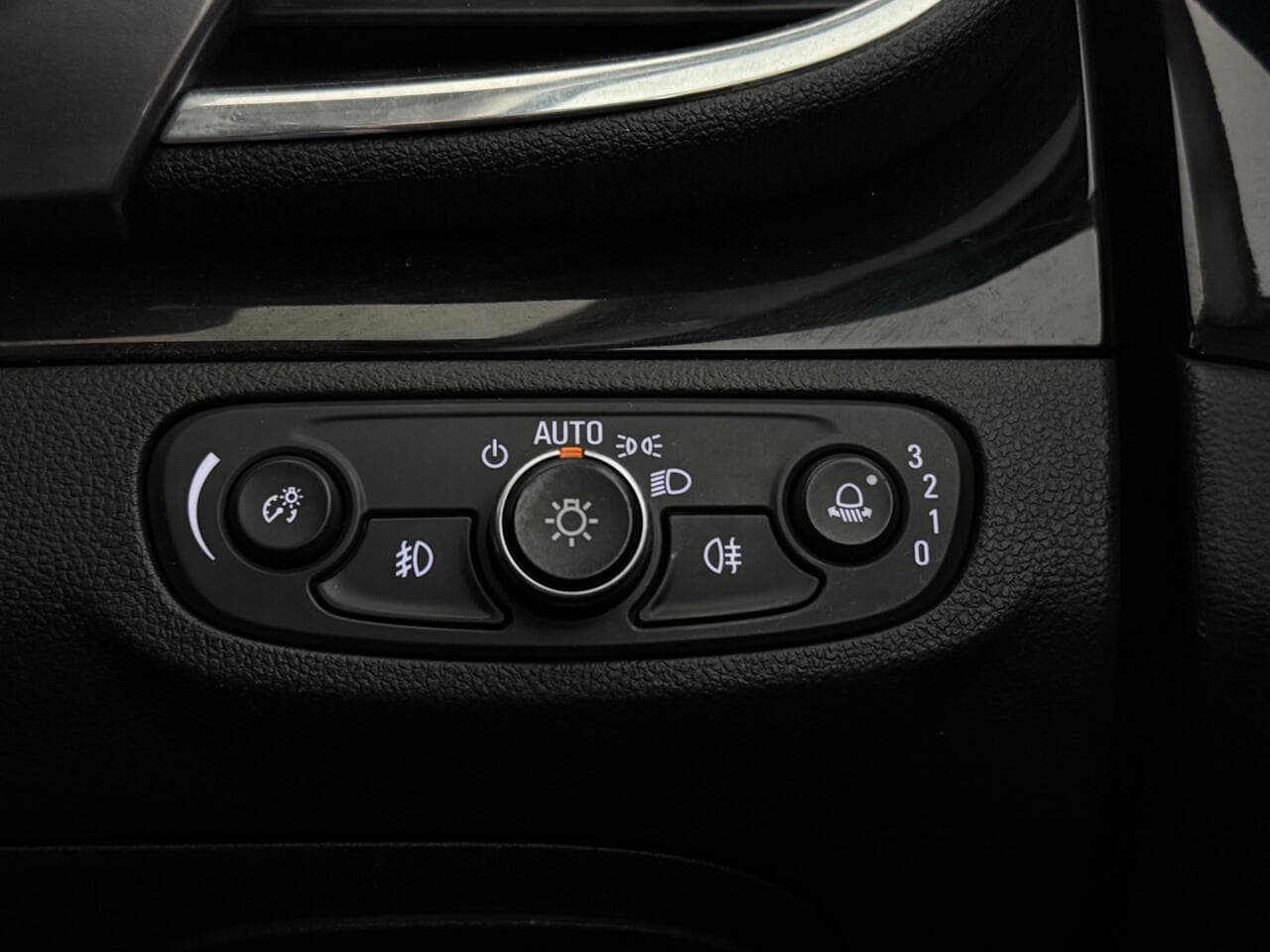 Vauxhall Mokka X thumbnail Misc Controls