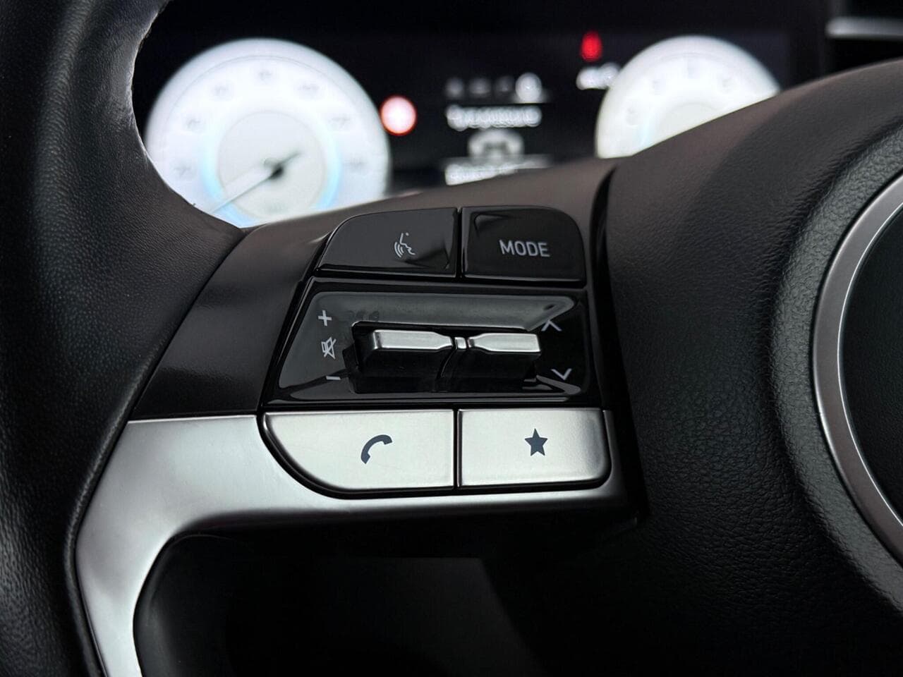 Hyundai TUCSON thumbnail Misc Controls