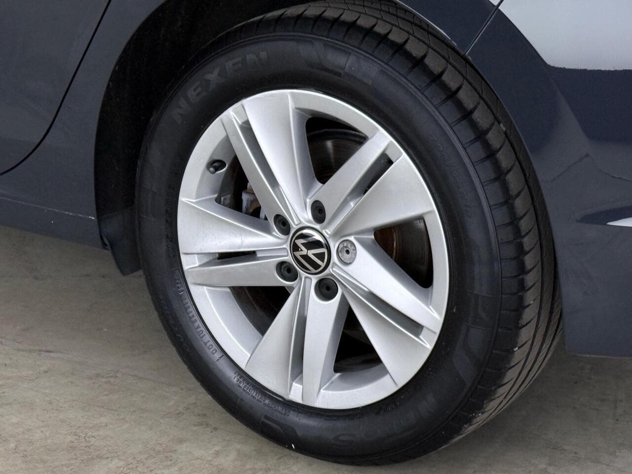 Volkswagen Golf thumbnail Wheel